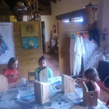 Escuela de Verano. Taller de cajas nido.